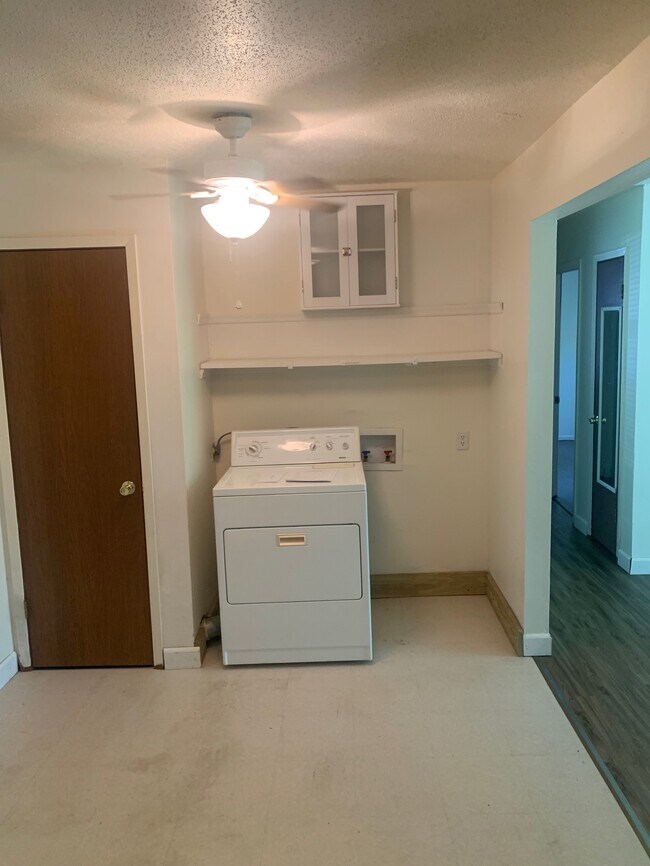 Foto del edificio - 136 Colonial Ln
