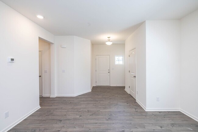 Foto del edificio - 4 Bedroom Home Piedmont Area - AVAILABLE J...