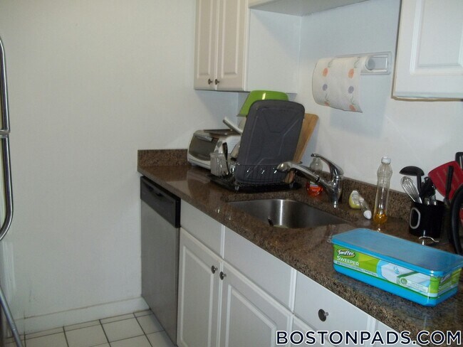 Foto del edificio - 776 Columbus Ave