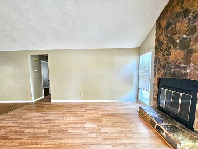Building Photo - 2503 Harley Dr
