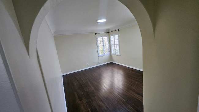 Foto del edificio - 122 N Gale Dr