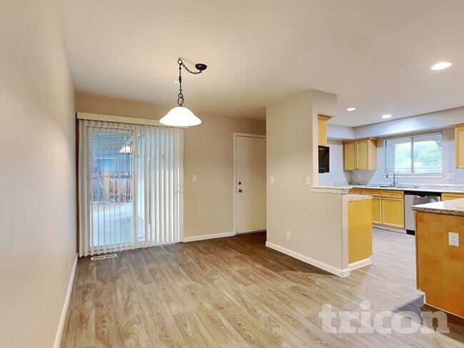 Foto del edificio - 1675 Van Petten St