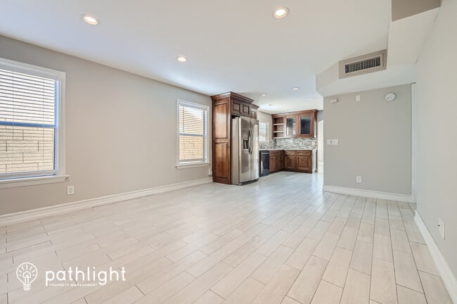Building Photo - 10370 N 76th Dr, Peoria, AZ, 85345
