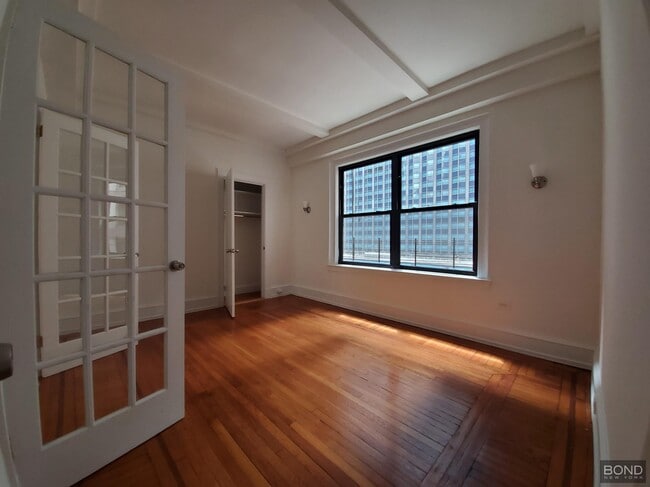 Foto del edificio - 140 W 55th St