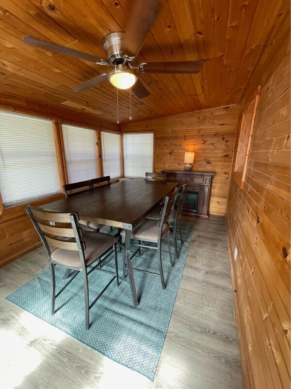 Foto del edificio - 125 Lakeview Dr