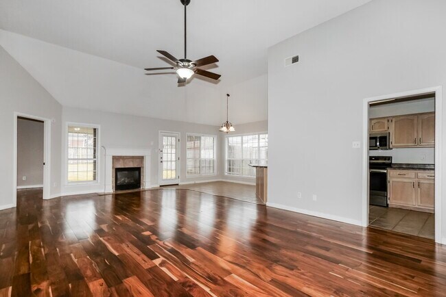 Foto del edificio - 3135 Quartz Dr