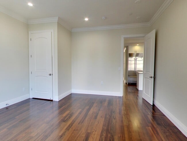 Building Photo - 1121 Green St