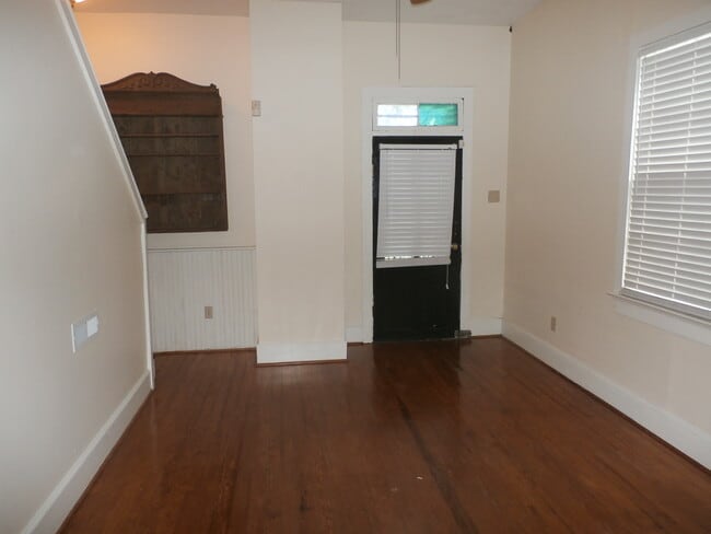 Building Photo - 403 N 27th St