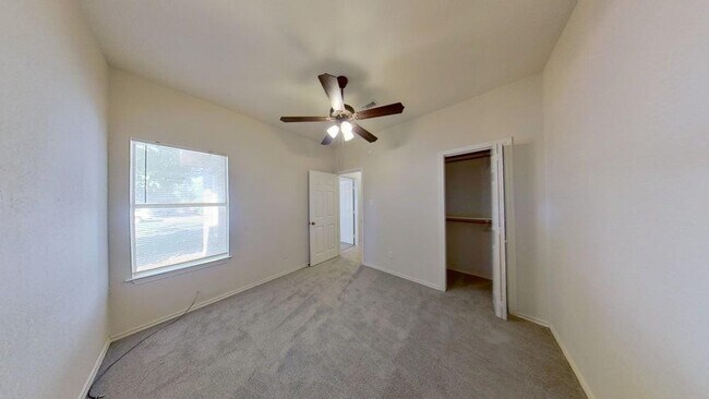 Foto del edificio - 627 Luther Dr