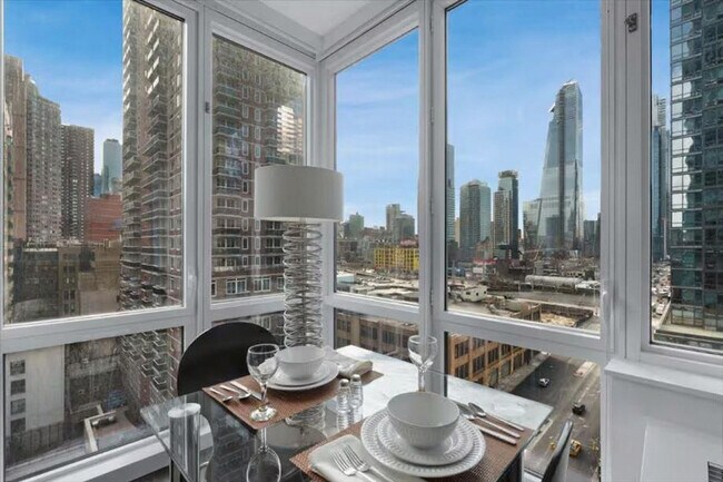 Foto del edificio - 605 W 42nd St