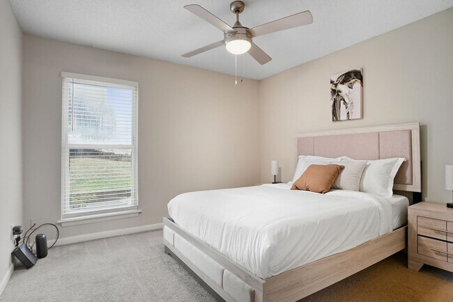 Foto del edificio - 3364 Fairway Oaks Dr