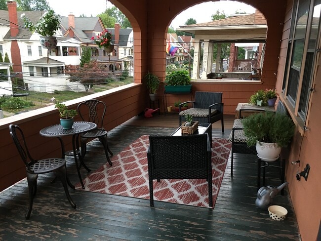 Spacious And private front porch - 138 Whitney St