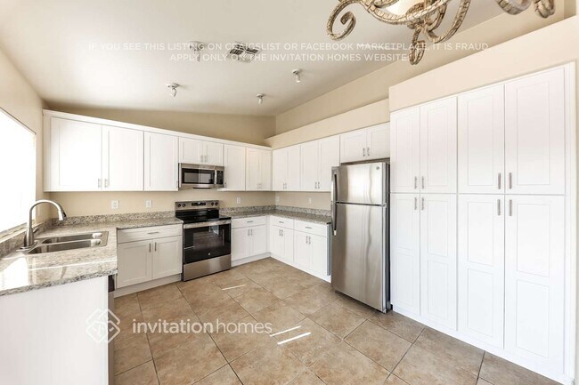 Foto del edificio - 6615 N 77th Dr