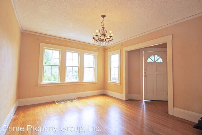 Foto del edificio - 2 br, 1 bath House - 3900 Laurel Ave