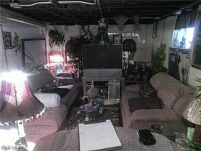 Building Photo - 1316 E 91st St