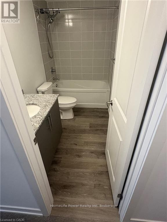 Building Photo - 205 W Oak Trl