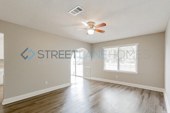 Building Photo - REDUCED!