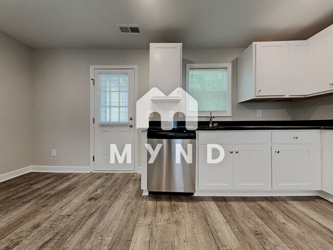 Foto del edificio - 153 McKinnon Ave NE