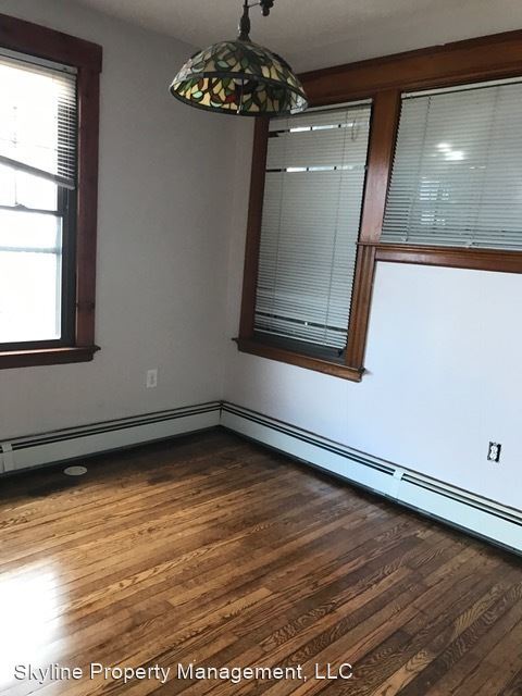 Building Photo - 5 br, 2 bath House - 107 Lounsbury Avenue