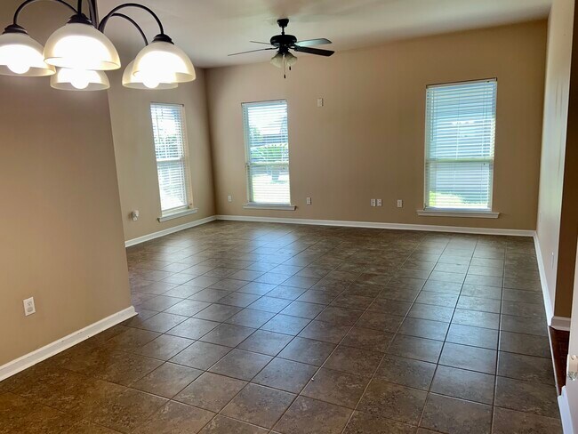 Spacious and open floor plan - 42378 Cedarstone Ave