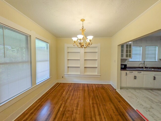 Building Photo - 458 Belvedere Dr
