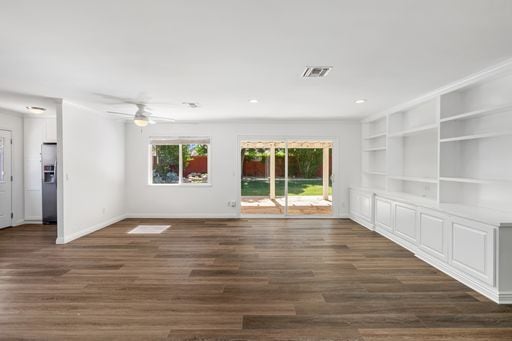 Foto del edificio - 23906 Hamlin St