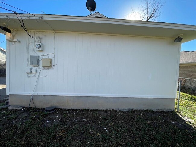 Foto del edificio - 1237 Bardfield Ave