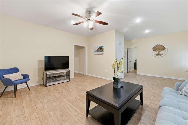 Building Photo - 5732 Vinings Pl Dr SE