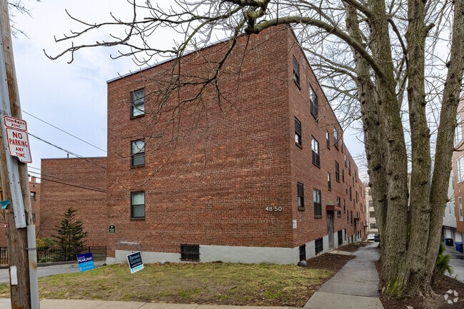 Building Photo - The Harvard