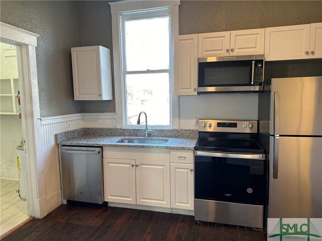 Foto del edificio - 826 E Duffy St