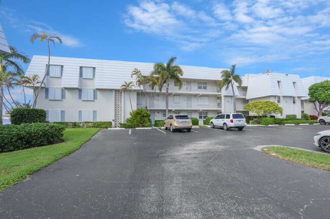 Building Photo - 1025 Sugar Sands Blvd