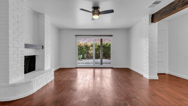 Building Photo - 53635 Avenida Bermudas