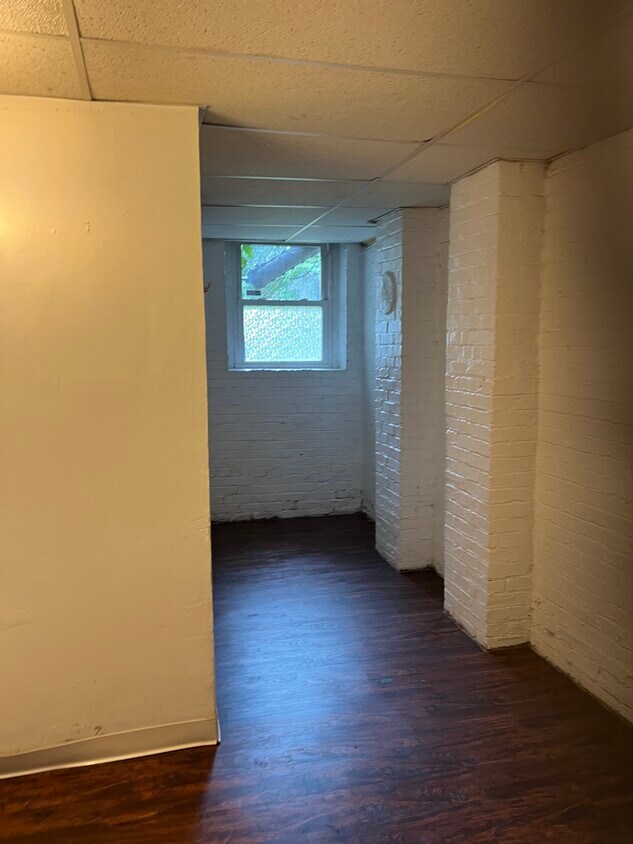 Building Photo - 376 McKee Pl