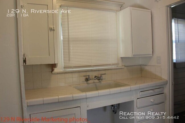 Building Photo - 2/1 Cottage for Lease in Downtown Rialto!