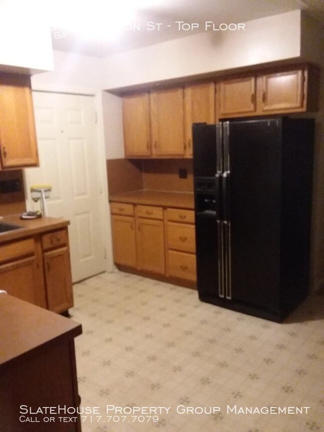 Building Photo - 2 Bedroom apartment on 2nd floor