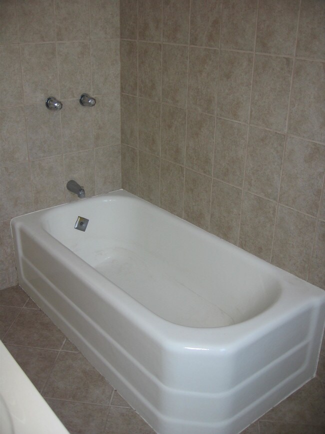 Bathroom - 5717 Dempster St