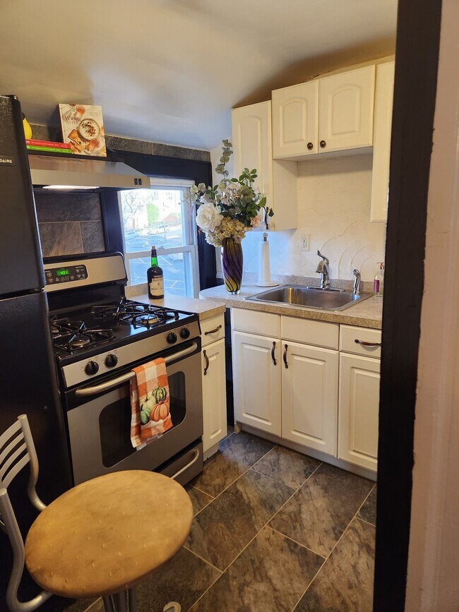 Foto del edificio - 216 Academy St