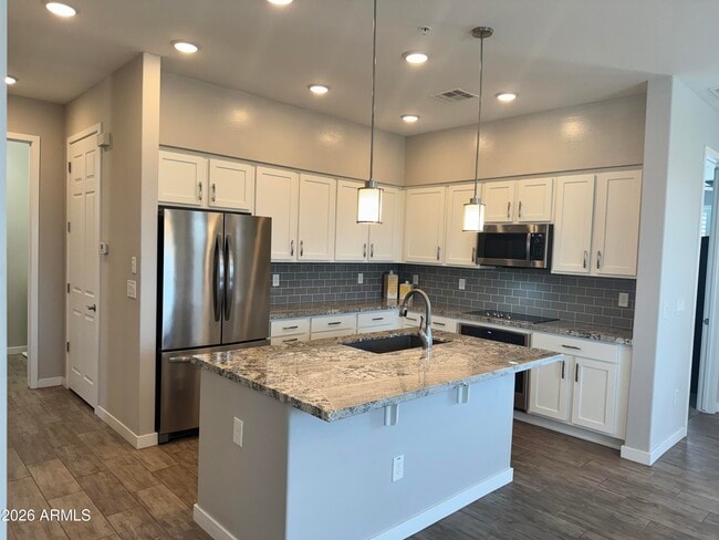 Building Photo - 250 W Queen Creek Rd