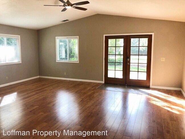 Building Photo - 4 br, 3 bath House - 5766 Mesa Verde Circle