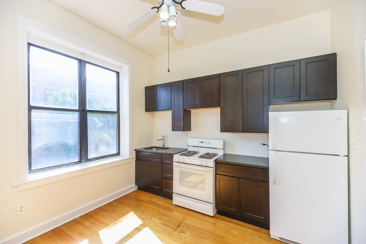 Kitchen - 1434 W Taylor St