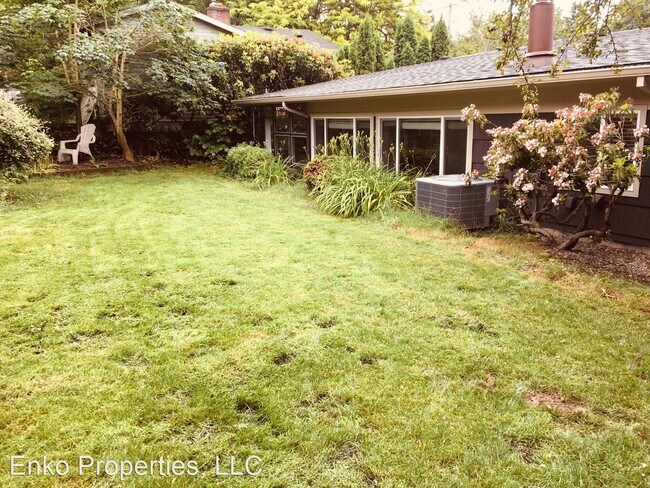 Foto del edificio - 4 br, 2 bath House - 5522 SE 38th Ave.