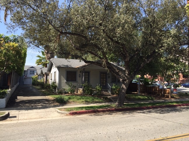 Building Photo - Catalina Cottages
