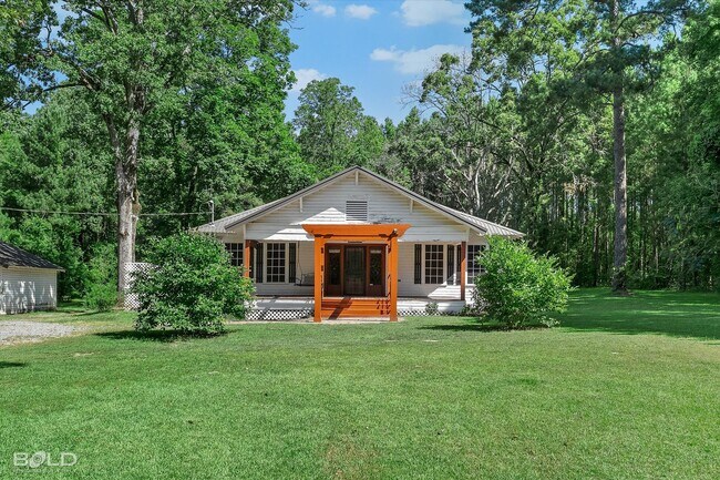 Foto del edificio - 3 Bedroom 2 Bathroom Home in Plain Dealing