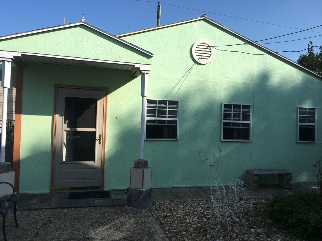 15 Old Hickory St, Chalmette, LA 70043 House Rental in Chalmette, LA