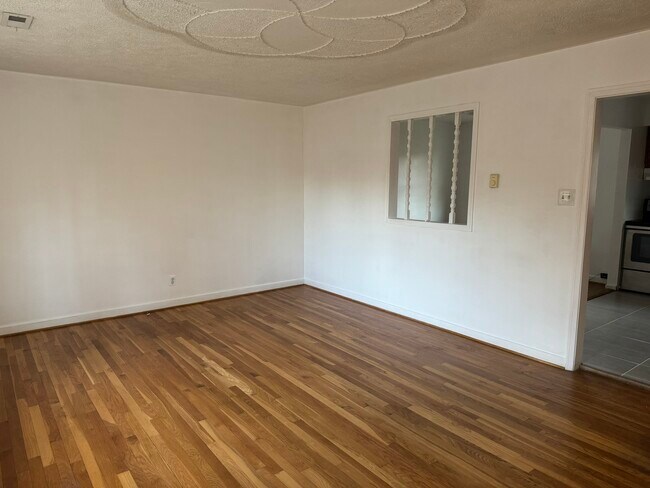 Building Photo - 8016 Callison Dr