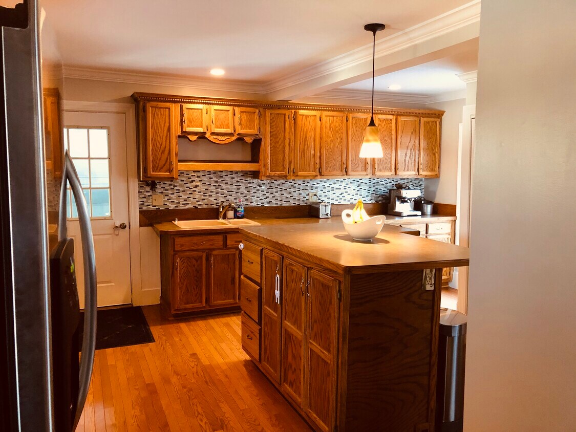 485 St John St Unit 2 Portland Me 04102 Apartment For Rent In