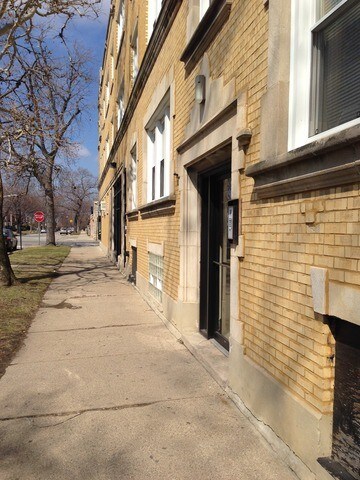 Primary Photo - 11107 S Emerald Ave