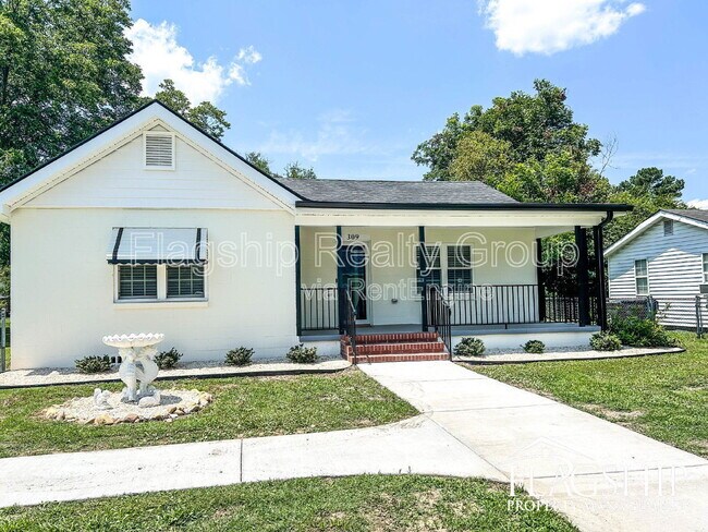Building Photo - 309 S Pender St