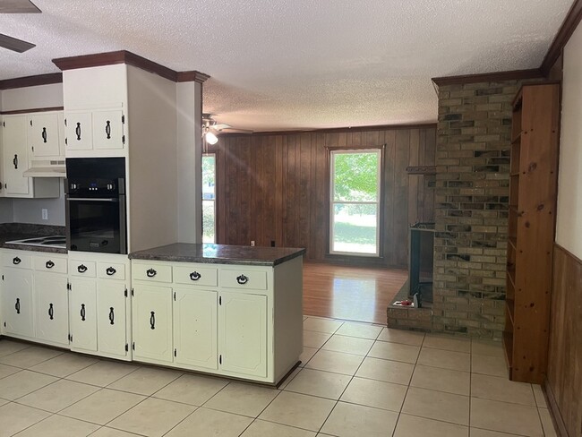 Building Photo - 1334 Chippendale Cir