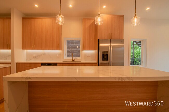 Foto del edificio - 2040 W Washington Blvd